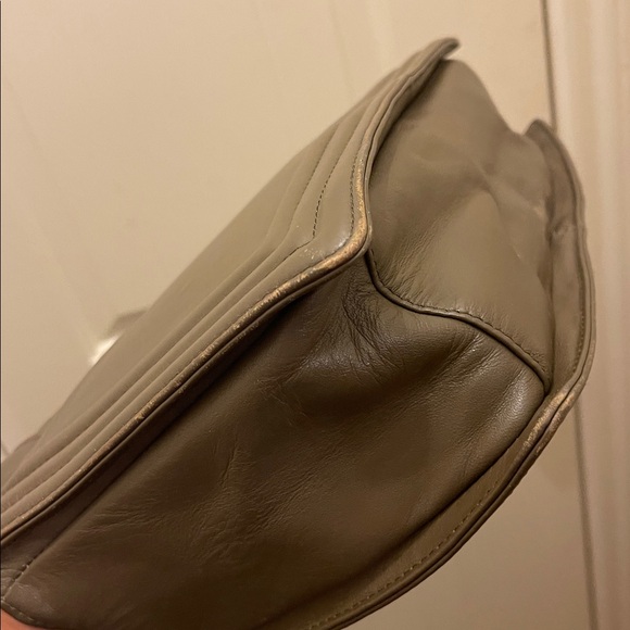 Authentic Chanel, please check all picture of condition - Picture 11 of 17